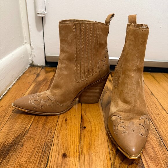 Steve Madden Trim Bootie - Tan Western Size 8 gently used - Picture 2 of 4